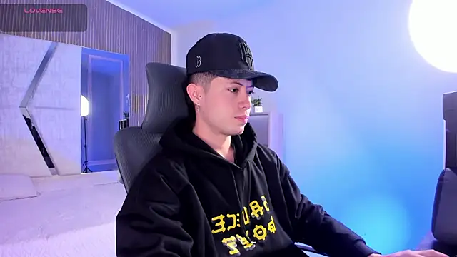 marcuscollins1  online show from December 2025 12:31:02 PM