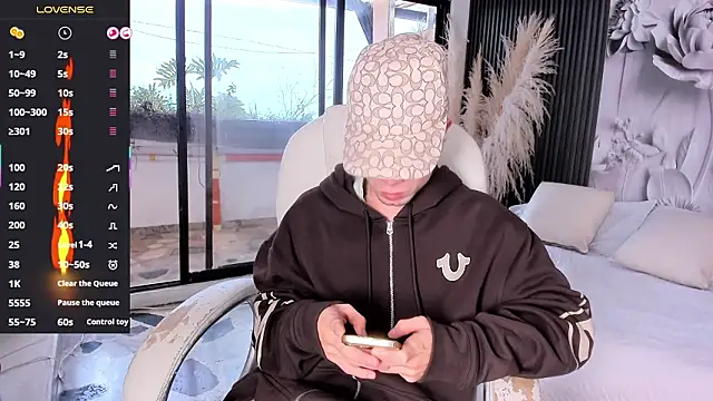 marcuscollins1  online show from February 2026 12:35:01 PM