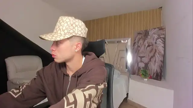 marcuscollins1  online show from April 2026 01:24:01 PM