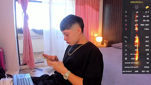 marcuscollins1  online show from April 2026 01:29:02 PM