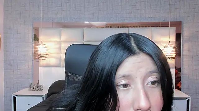 Snapshot of Nohemi_louse chatting on November 2025 07:07:02 PM Nohemi louse online show from November 2025 07:07:02 PM