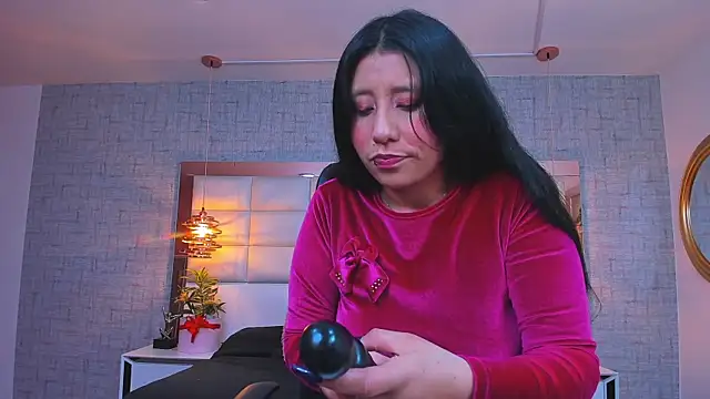 Nohemi louse online show from March 2026 06:20:02 PM