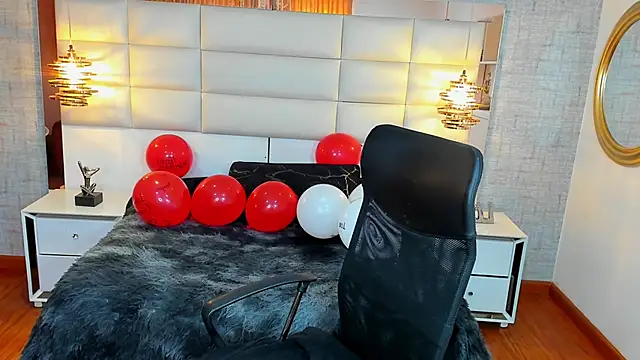 Nohemi louse online show from February 2026 07:02:02 PM