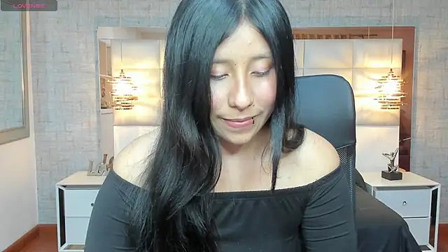 Nohemi louse online show from September 2025 07:03:01 PM