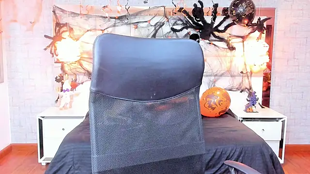 Snapshot of Nohemi_louse chatting on October 2025 06:49:01 PM Nohemi louse online show from October 2025 06:49:01 PM