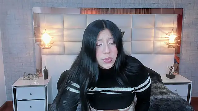 Snapshot of Nohemi_louse chatting on November 2025 07:03:01 PM Nohemi louse online show from November 2025 07:03:01 PM