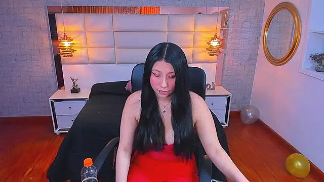 Nohemi louse online show from April 2026 06:48:02 PM