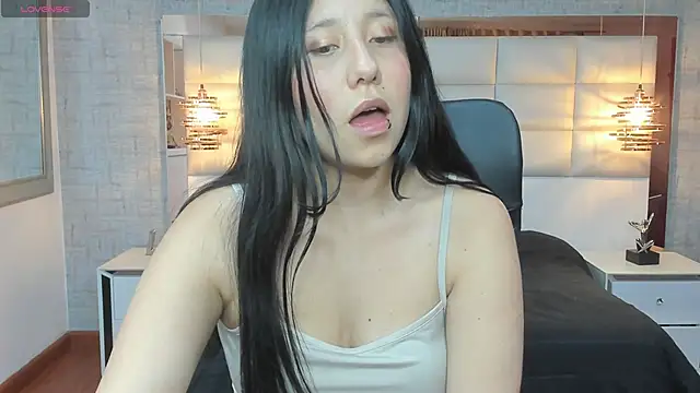 Nohemi louse online show from September 2025 06:08:02 PM