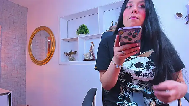 Nohemi louse online show from April 2026 06:58:02 PM