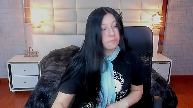 Snapshot of Nohemi_louse chatting on December 2025 07:04:01 PM Nohemi louse online show from December 2025 07:04:01 PM