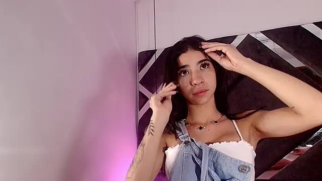 Snapshot of sara_lopee1 chatting on October 2025 12:07:02 PM sara lopee1 online show from October 2025 12:07:02 PM