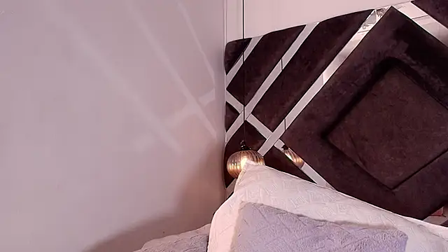 sara lopee1 online show from October 2025 12:02:01 PM