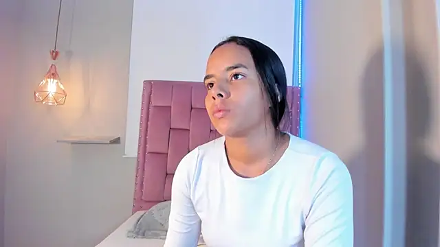 Roxy Stonee online show from April 2026 07:21:02 PM