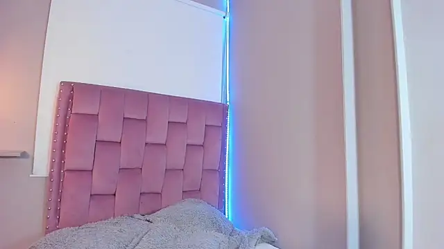 Roxy Stonee online show from March 2026 07:26:01 PM