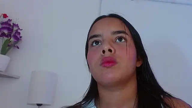 Roxy Stonee online show from October 2025 07:22:02 PM