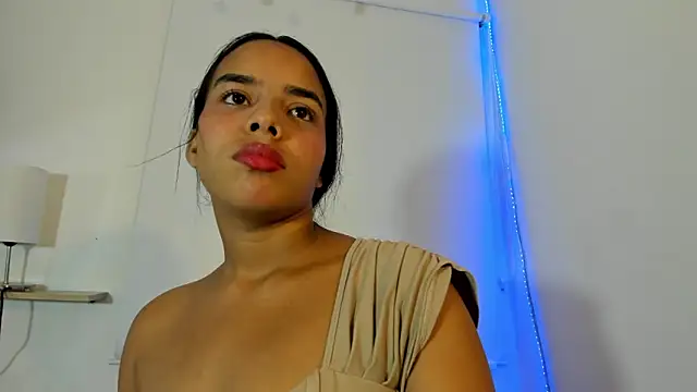 Snapshot of Roxy_Stonee chatting on December 2025 07:47:02 PM Roxy Stonee online show from December 2025 07:47:02 PM