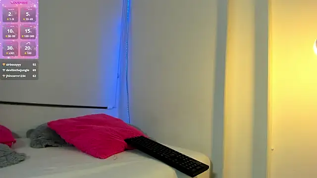 Roxy Stonee online show from December 2025 07:24:02 PM