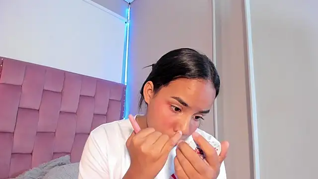 Roxy Stonee online show from March 2026 07:25:01 PM