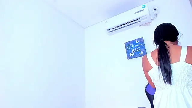 Snapshot of Roxy_Stonee chatting on January 2026 07:28:02 PM Roxy Stonee online show from January 2026 07:28:02 PM