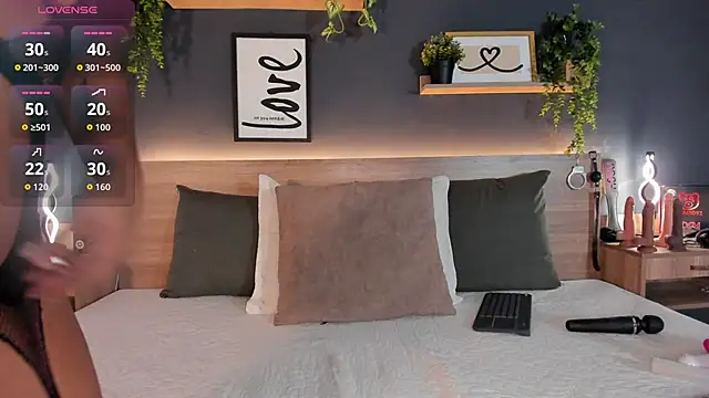 Zaha Evans online show from December 2025 06:09:02 PM