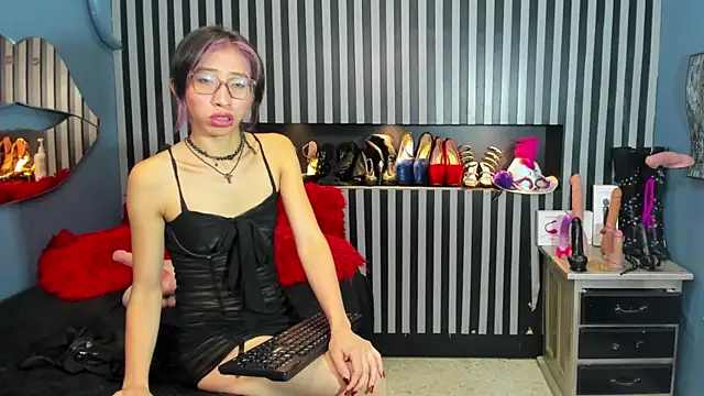 Snapshot of Mara_Gonzalez chatting on May 2026 11:50:01 AM Mara Gonzalez online show from May 2026 11:50:01 AM