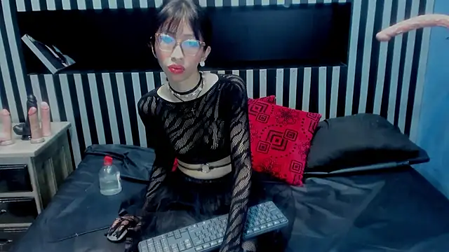 Mara Gonzalez online show from October 2025 01:52:01 PM