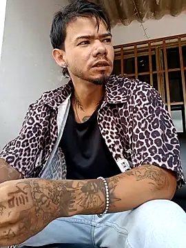 Niick01  online show from February 2026 03:32:02 PM