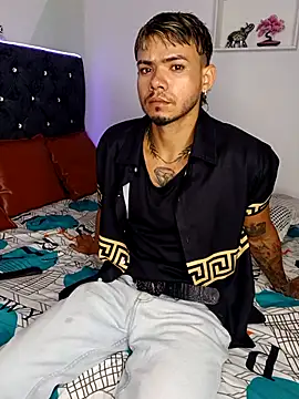 Niick01  online show from March 2026 04:33:01 AM