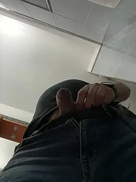 fuocovivo4 online show from February 2025 02:38:02 PM