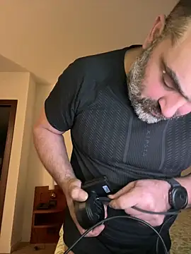 fuocovivo4 online show from February 2025 05:53:01 PM