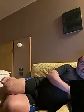 fuocovivo4 online show from February 2025 07:31:02 PM