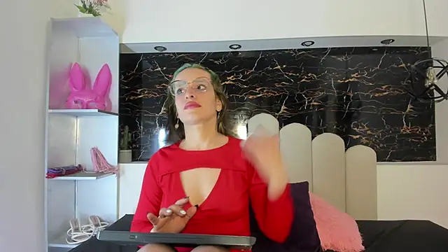 Annyrosee online show from September 2025 08:38:01 PM