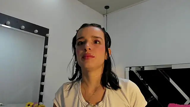 Annyrosee online show from March 2025 08:37:02 PM
