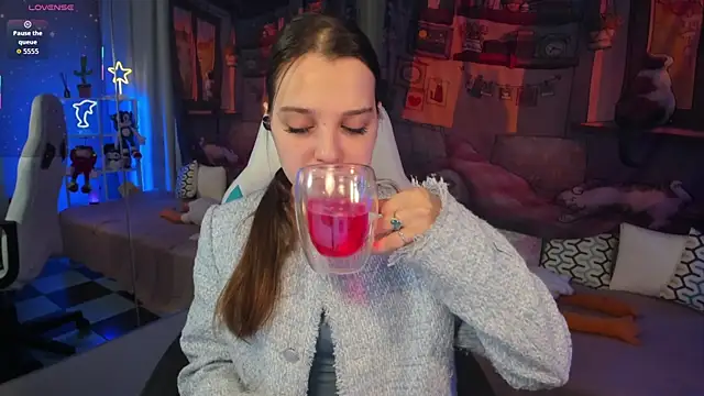 kaisajenner online show from November 2025 05:14:02 PM