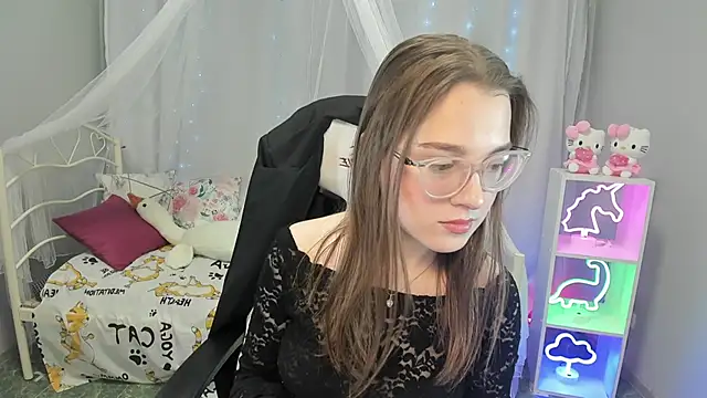 kaisajenner online show from March 2025 07:06:02 PM