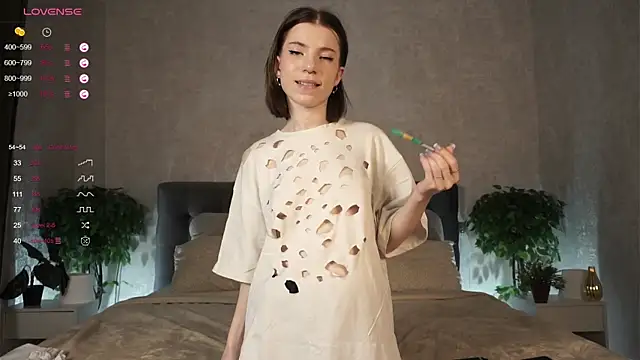 Snapshot of FeliceDendy chatting on February 2025 01:44:02 PM FeliceDendy online show from February 2025 01:44:02 PM