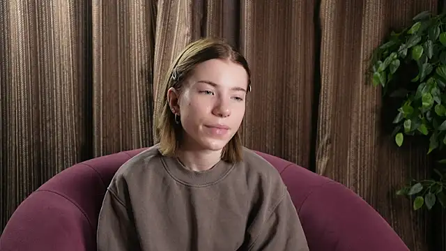 Snapshot of FeliceDendy chatting on February 2025 07:29:02 AM FeliceDendy online show from February 2025 07:29:02 AM