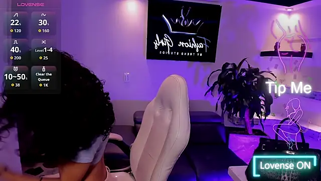 allicemackenzie online show from October 2025 06:58:01 AM