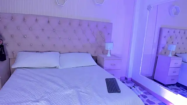 allicemackenzie online show from September 2025 09:52:01 AM