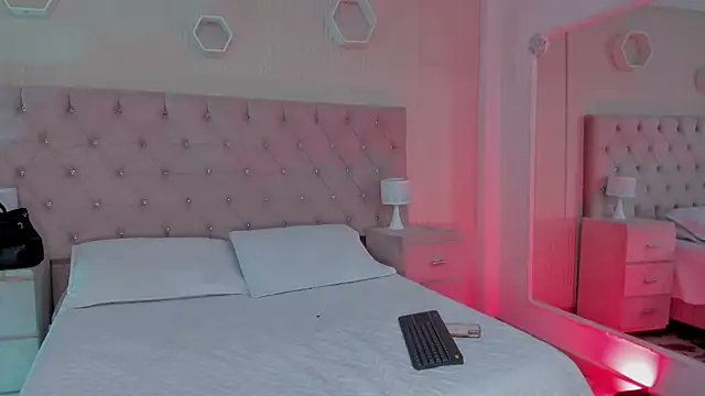 allicemackenzie online show from September 2025 07:02:02 AM