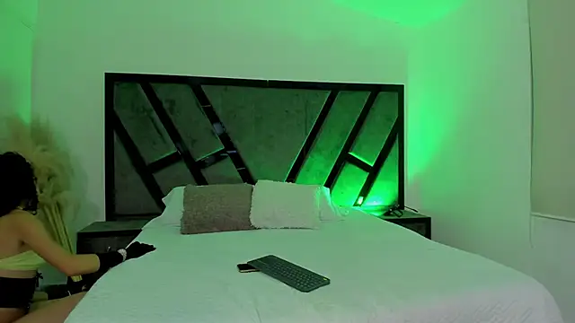 allicemackenzie online show from October 2025 09:01:01 AM