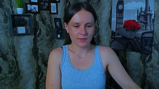 Snapshot of ValeriaHeart_ chatting on May 2026 01:40:02 PM ValeriaHeart online show from May 2026 01:40:02 PM