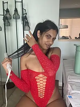 Liyah 19 online show from December 2025 06:02:01 PM