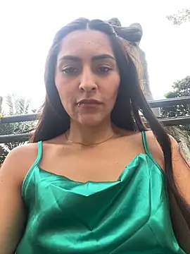 Sofiadelacruz online show from April 2026 10:03:01 PM
