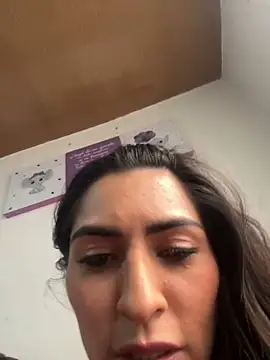 Sofiadelacruz online show from March 2025 05:45:02 PM