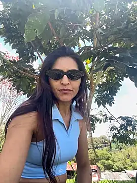 Sofiadelacruz online show from April 2026 05:14:02 PM