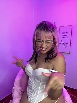 Snapshot of megan_cl chatting on February 2025 04:39:02 PM megan cl online show from February 2025 04:39:02 PM