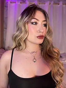 Snapshot of Lally_Valencia__ chatting on June 2026 04:40:03 AM Lally Valencia online show from June 2026 04:40:03 AM