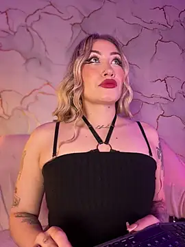 Lally Valencia   online show from February 2026 10:00:02 PM