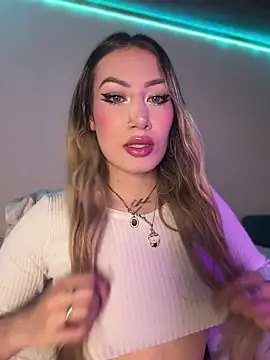 Lally Valencia   online show from November 2025 05:28:01 PM